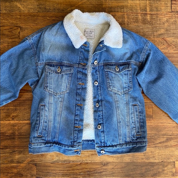 Denim jacket! SOLD π - Picture 1 of 2